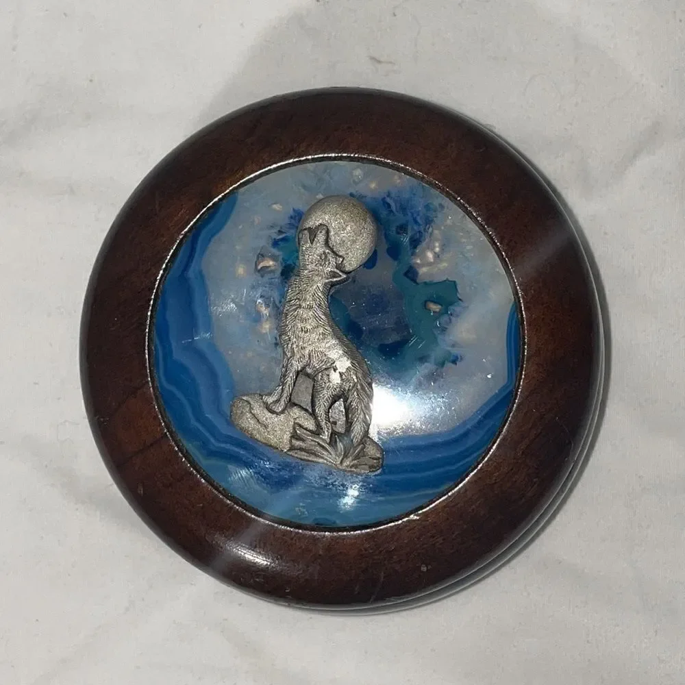 Small vintage round wooden case